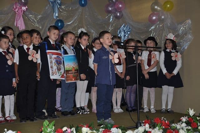 Serbarea Abecedarului pe scena Casei de Cultură Dorohoi_10