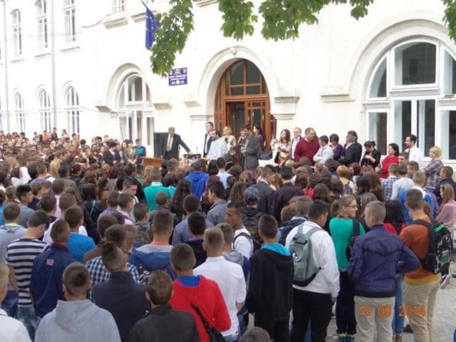 Inceput de an scolar liceul Al. Vlahuta Sendriceni03