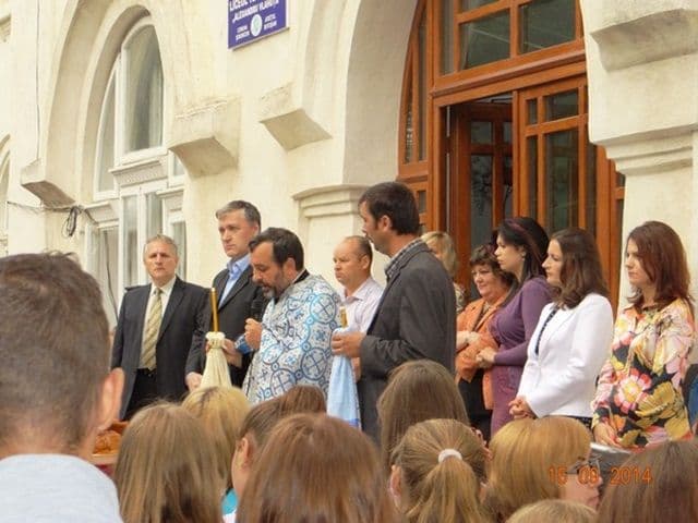 Inceput de an scolar liceul Al. Vlahuta Sendriceni11