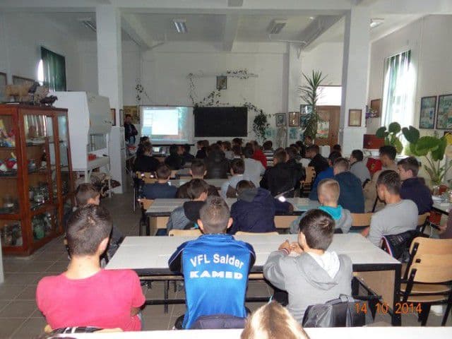 Liceul Al. Vlahuţă Şendriceni (4)