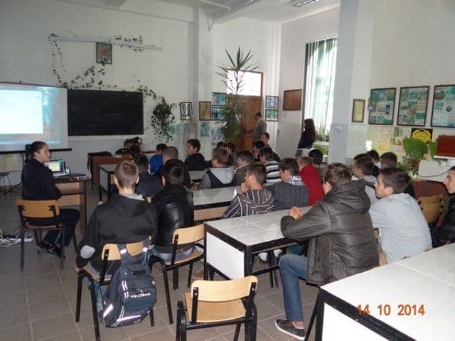Liceul Al. Vlahuţă Şendriceni (5)