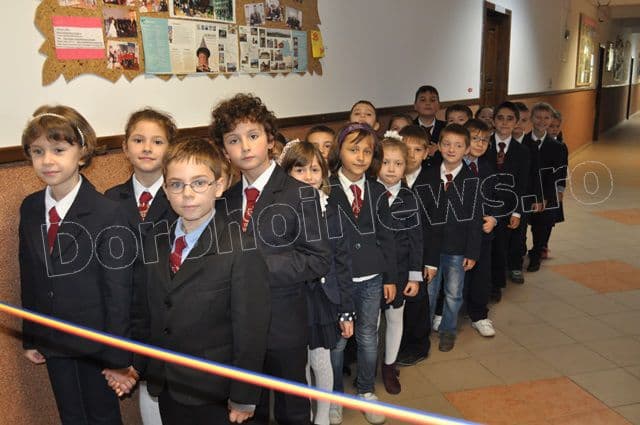 Inaugurare CDI la Scoala 5 Dorohoi_01