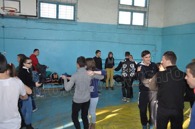 Repetitii Balul Bobocilor Regina Maria Dorohoi_02