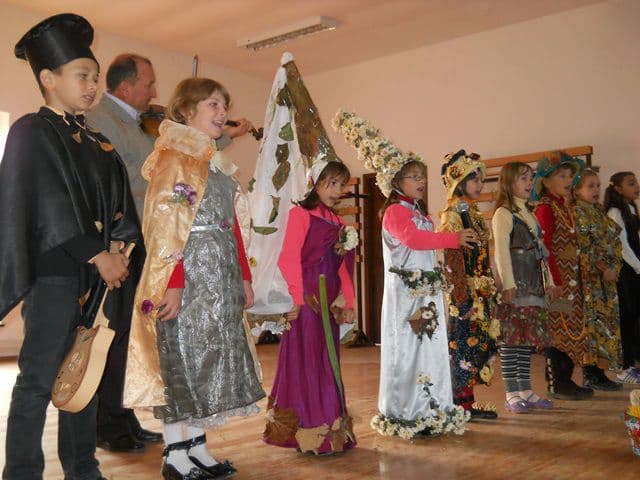 Sarbatoarea Toamnei la Scoala Gimnaziala Ioan Murariu Cristinesti04