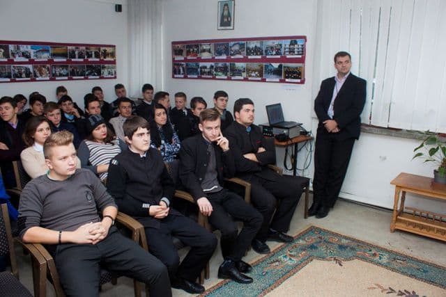 Seminarul Sf Ioan Iacob Dorohoi (2)