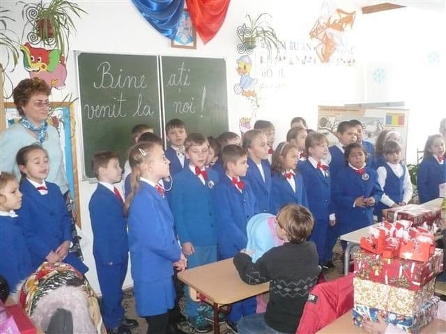 Dorohoi-Voluntariatul apropie oamenii 05