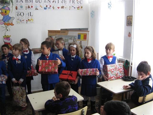 Dorohoi-Voluntariatul apropie oamenii 14