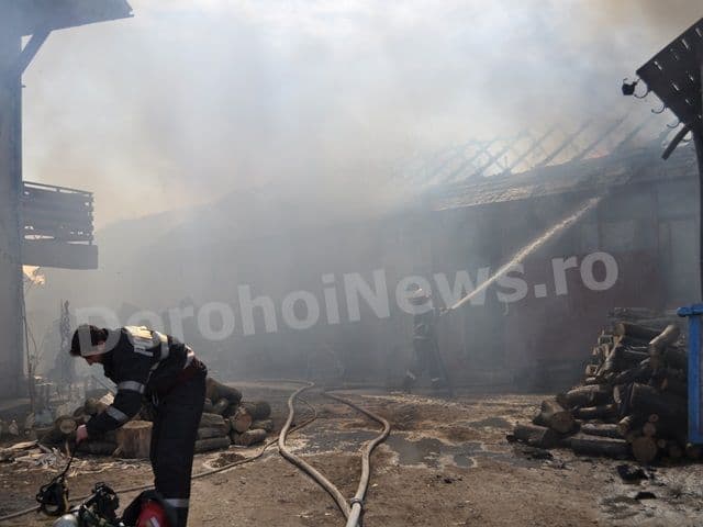 Incendiu atelier_strada Solidaritatii din Dorohoi_08