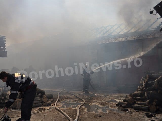 Incendiu atelier_strada Solidaritatii din Dorohoi_09