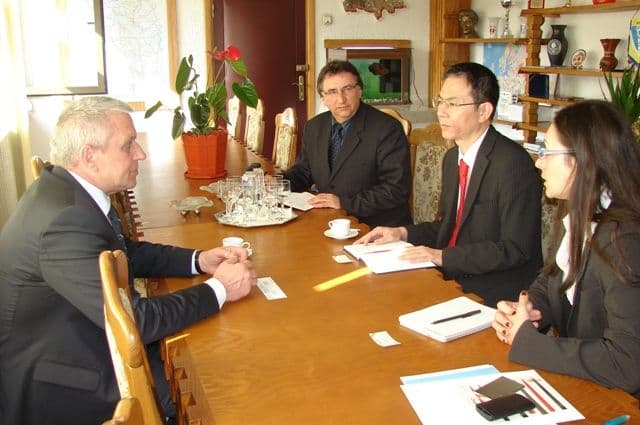 Reprezentant al Ambasadei Japoniei în vizită la prefect_2