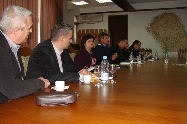 efii instituţiilor cu atribuţii legate de 1 Mai convocaţi de prefect_3