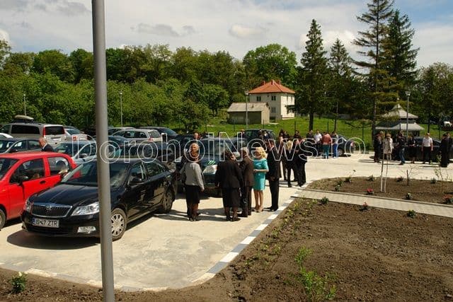 Amfiteatru inaugurat la Pomârla în prezenţa mai multor profesori universitari_3
