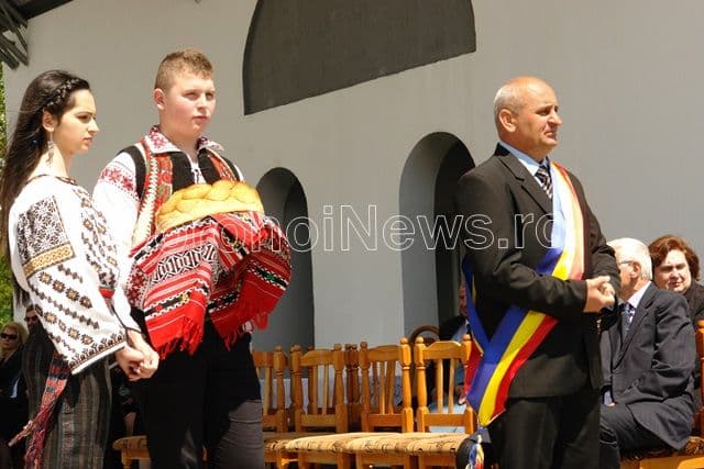Amfiteatru inaugurat la Pomârla în prezenţa mai multor profesori universitari_4
