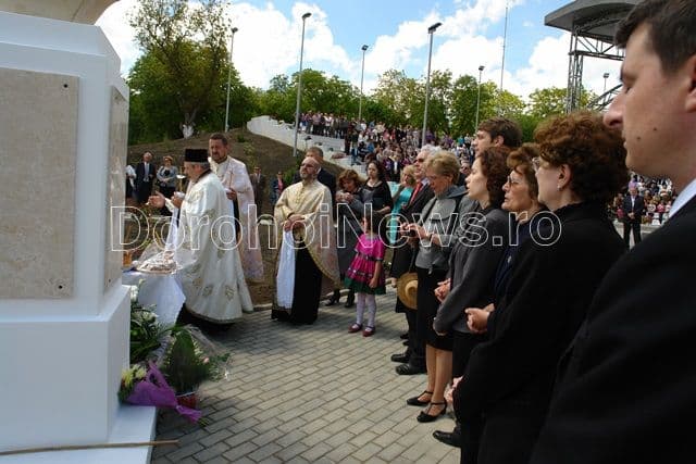 Amfiteatru inaugurat la Pomârla în prezenţa mai multor profesori universitari_9