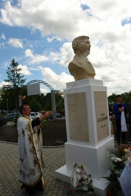 Amfiteatru inaugurat la Pomârla în prezenţa mai multor profesori universitari_12