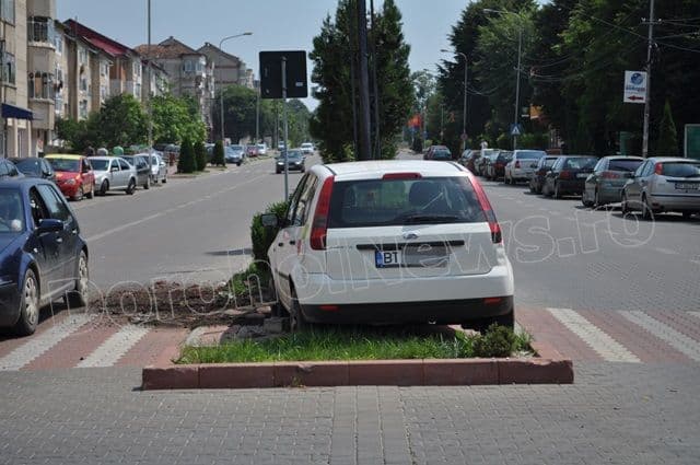 Accident pe Bulevardul Victoriei din Dorohoi_08