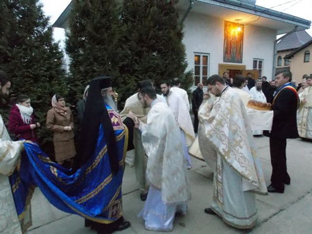 Biserica Sf Voievozi Mihail si Gavriil Ibanesti (7)