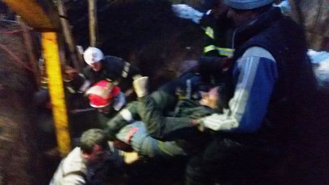 Barbat surprins sub un mal de pământ - 2