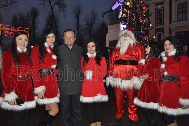 Pachete pentru copii de la Mos Craciun 2014_01