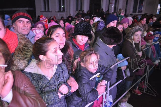 Pachete pentru copii de la Mos Craciun 2014_09