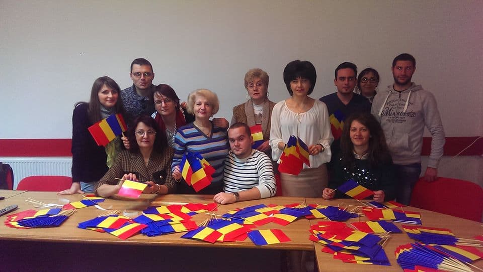 1000 de stegulețe tricolore pentru botoșăneni_2