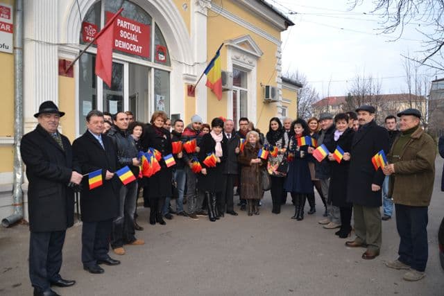 1000 de stegulețe tricolore pentru botoșăneni_3