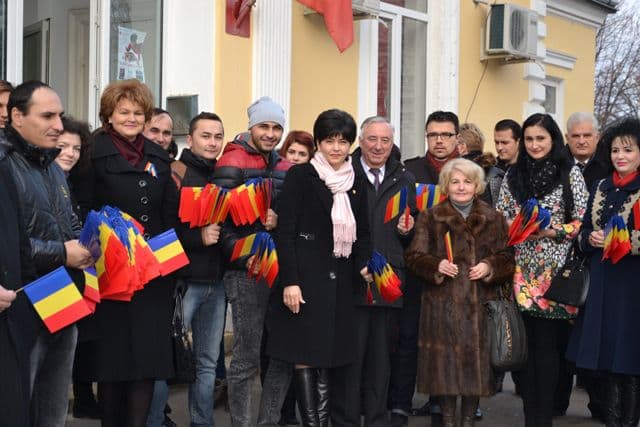 1000 de stegulețe tricolore pentru botoșăneni_4