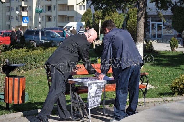 Semnaturi pentru Mircea Diaconu la Dorohoi_01