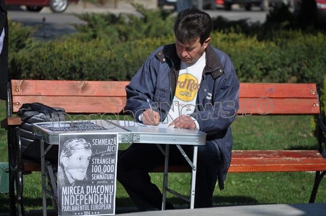 Semnaturi pentru Mircea Diaconu la Dorohoi_02