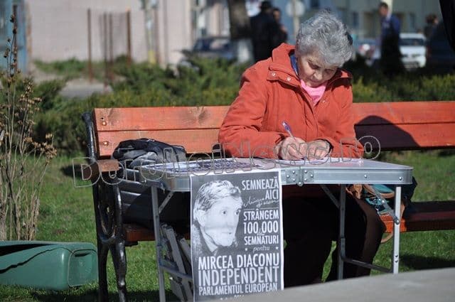 Semnaturi pentru Mircea Diaconu la Dorohoi_05