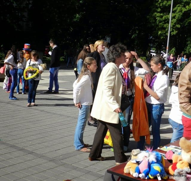 Târg al Voluntarilor pe Pietonalul Unirii Botosani_11