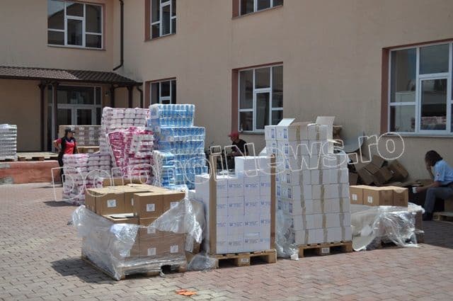 Ajutoare de la Crucea Rosie din Neuburg, Germania distribuite la Dorohoi_05