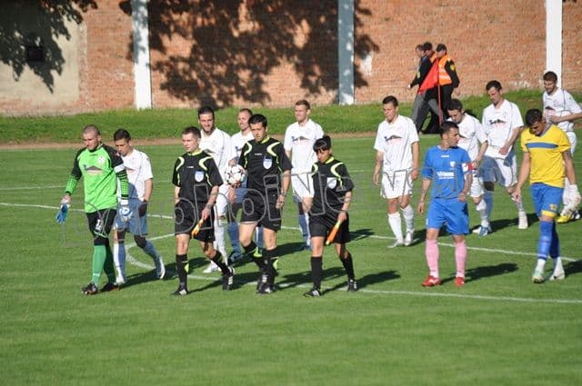 FCM Dorohoi la două puncte de lider şi de promovare_01