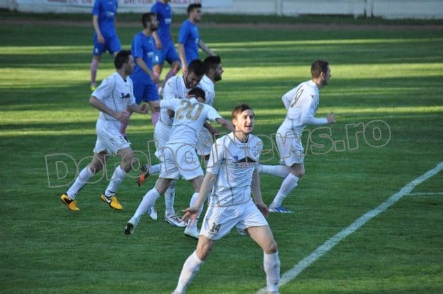 FCM Dorohoi la două puncte de lider şi de promovare_04
