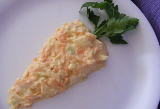 Salată de crudități cu piept de pui și maioneză