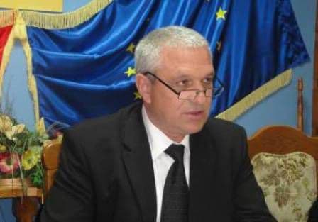 Prefectul face apel către primari pentru urgentarea inventarierii terenurilor