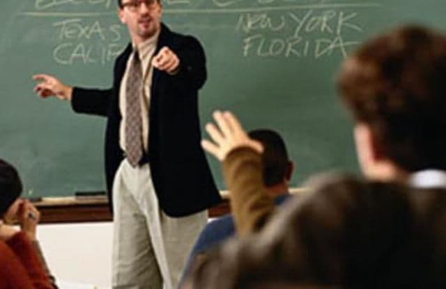 Noul regulament şcolar: Agresarea verbală, fizică şi emoţională a elevilor de către profesori, interzisă