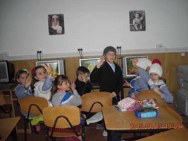 Școala Primară nr. 2 Saucenița - „Totu-i vis și armonie...” în opera geniului românesc - Mihai Eminescu - FOTO