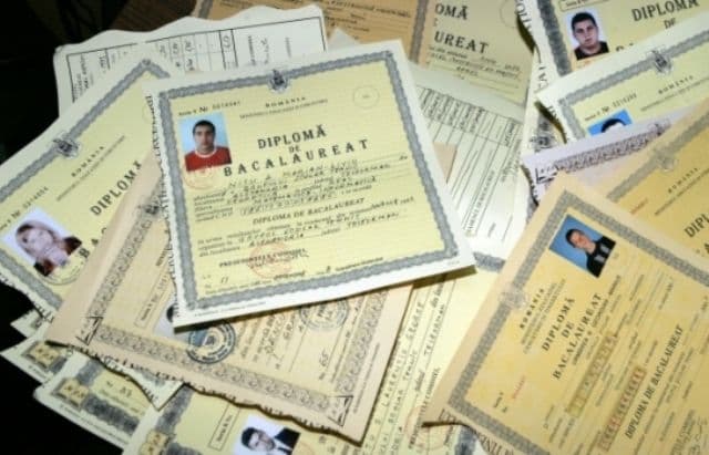 Diplomele de bacalaureat, eliberate după şase luni de întârziere