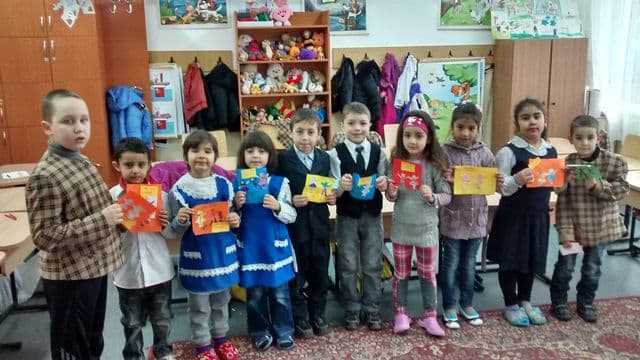 „Hai să dăm mȃna cu mȃnă!” la Şcoala Gimnazială „Ştefan cel Mare” Dorohoi - FOTO