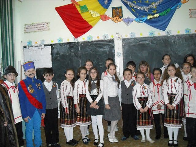 Proiect educaţional desfăşurat la Şcoala Gimnazială „Al. I. Cuza” Dorohoi - FOTO