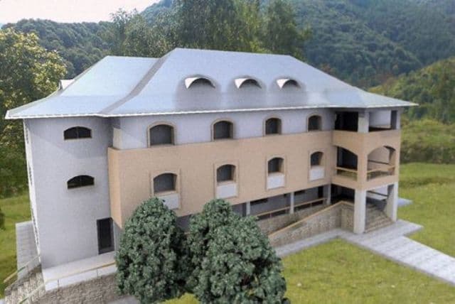 Un preot din județul Botoșani salvează copii de la avort și le oferă și educație