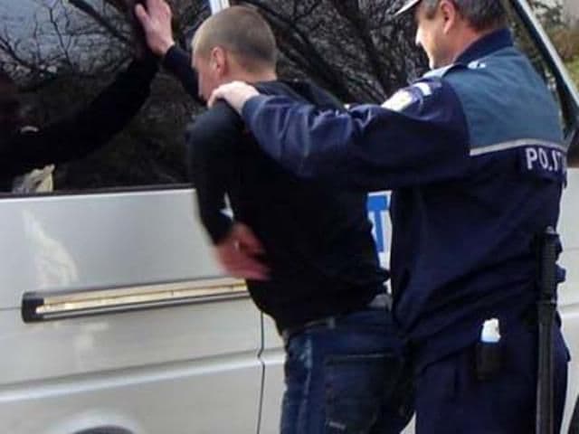 Minor de 15 ani, suspectat de comiterea mai multor furturi 
