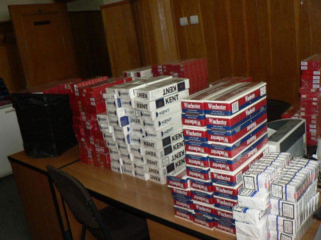 O femeie s-a ales cu dosar penal pentru contrabandă cu țigări la Dorohoi