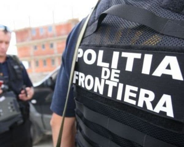 Renault cu documente expirate depistat de polițiștii de frontieră    