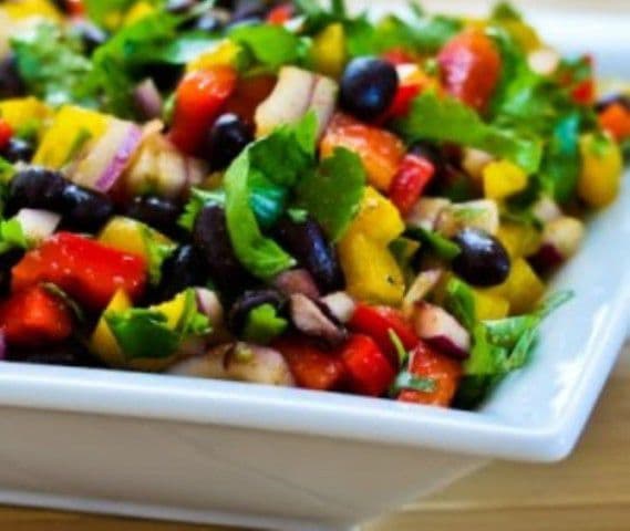 Salată cu boabe de fasole