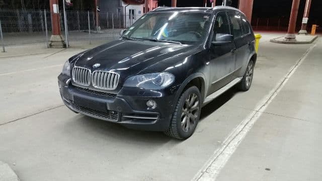 Autoturism de lux furat, în valoare de aproximativ 200.000 lei, descoperit de poliţiştii de frontieră - FOTO
