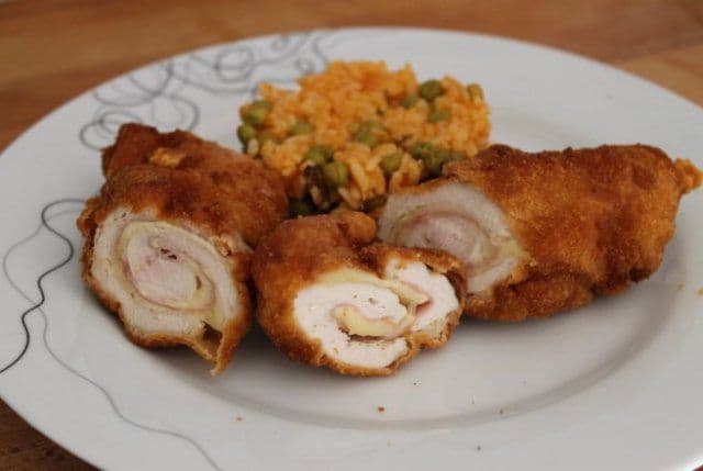 Cordon bleu din piept de pui
