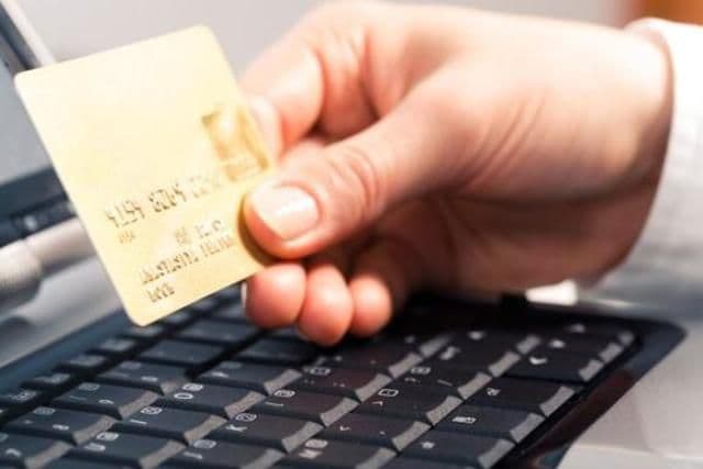 Atenție la achizițiile online! La ce să fii atent ca să nu îţi iei ţeapă
