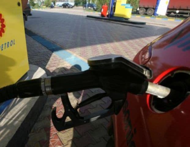 Benzina se scumpește, după şase luni de scădere a preţului